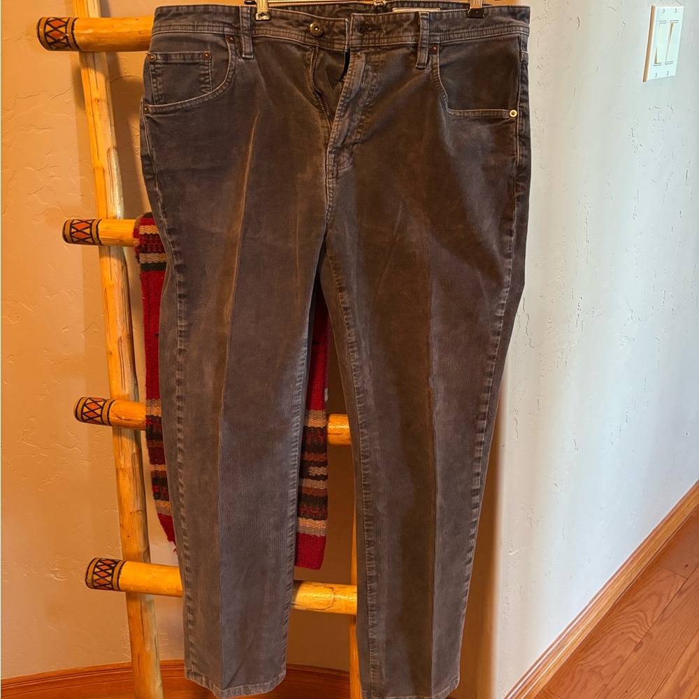 Daniel Cremieux Men's Dark Gray Relaxed Jeans